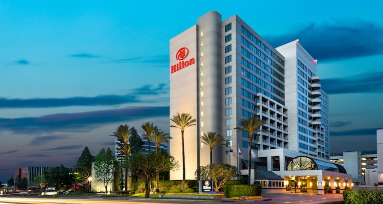 Hilton Woodland Hills Hotel Near Los Angeles
