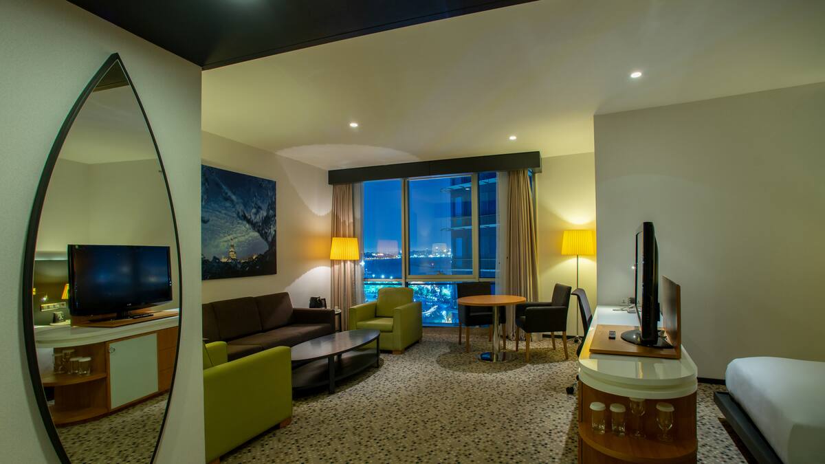 Luxury Hotel Rooms & Suites  Doubletree Hotel Istanbul - Moda